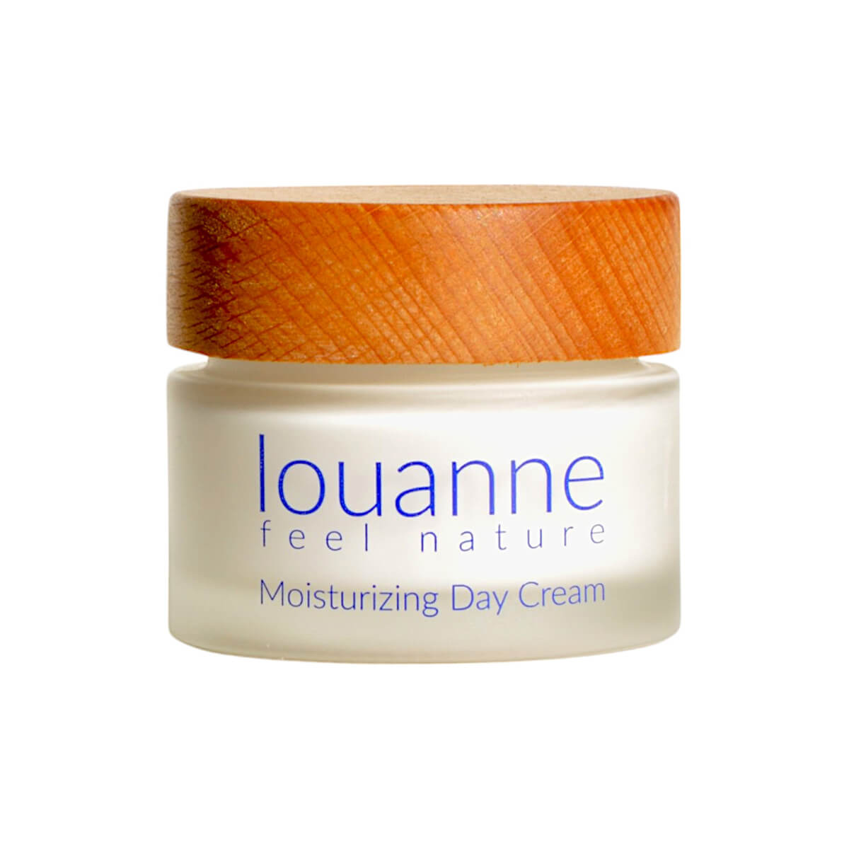 Louanne feel nature – palmölfreie Moisturizing Day Cream in mattierter Glasflasche mit Holzpumpe, freigestellt auf weißem Hintergrund